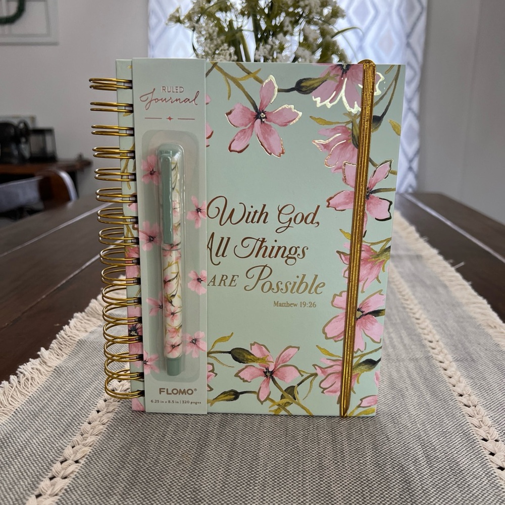 JOURNAL-WITH GOD ALL THINGS ARE POSSIBLE W/ELASTIC & PEN 320 PAGES NEW